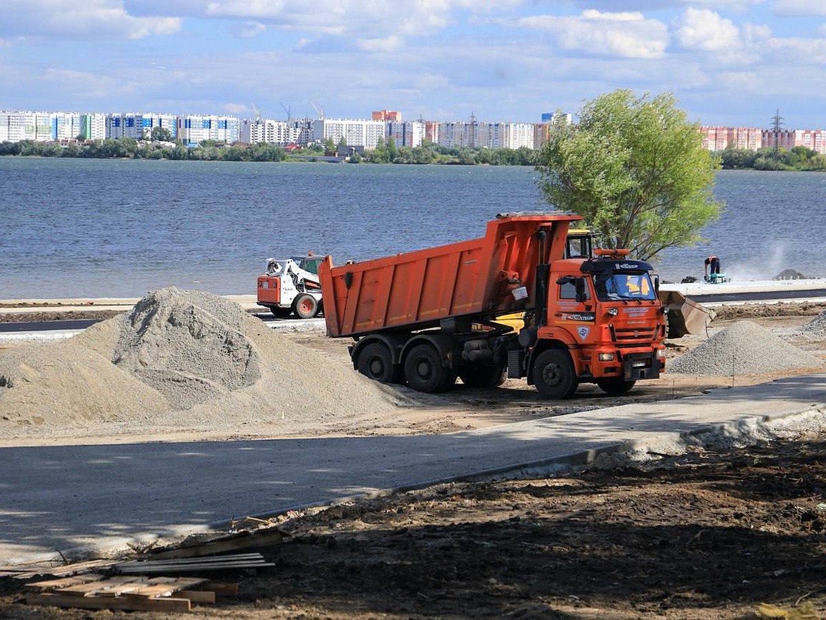 В Челябинске во время строительства набережной обнаружили родник с питьевой  водой - KP.RU