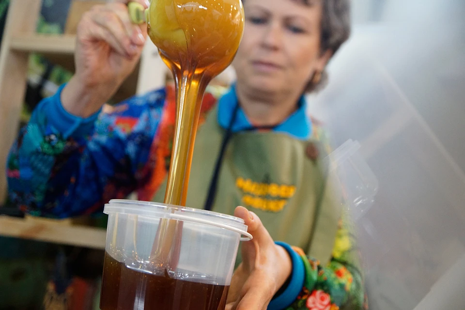 82% россиян покупают и едят мед