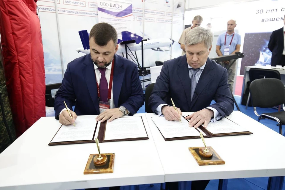 Глава региона и врио главы ДНР подписали соглашение о сотрудничестве|ФОТО: телеграм-канал Алексея Русских