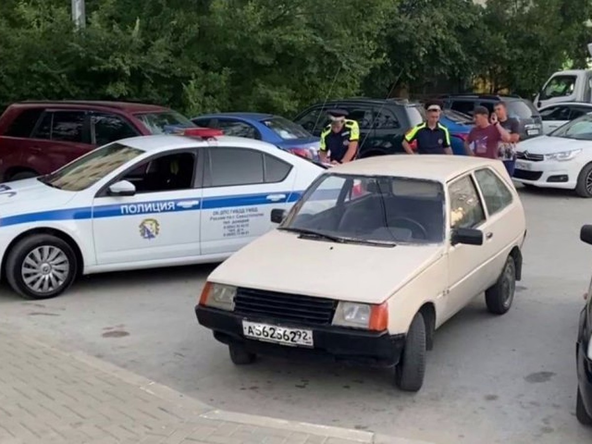 По двору гонял - в полицию попал: в Севастополе подросток «одолжил» машину  у отца, чтобы прокатиться с друзьями - KP.RU