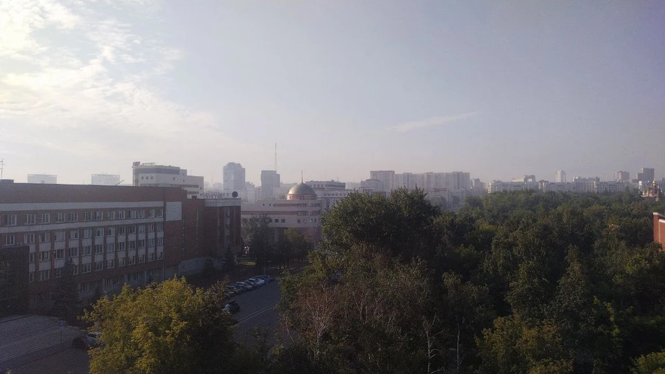 На Челябинск опустилась плотная завеса с неприятным запахом