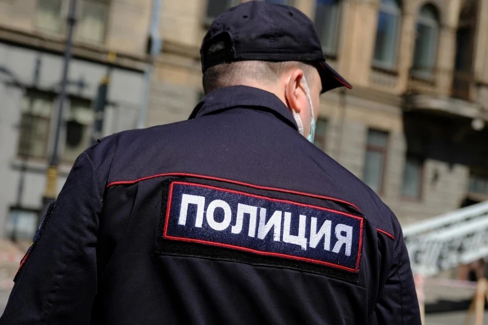 Мужчина также пытался ударить одного из силовиков