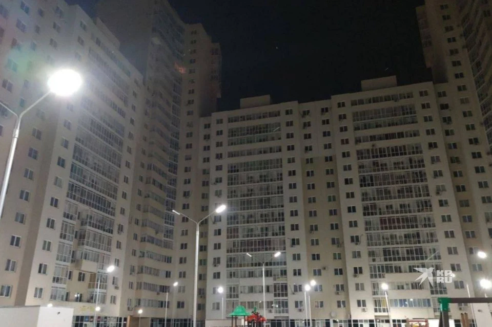 Огромный дом на улице Соболева в Екатеринбурге остался без света, фото: читатель «КП-Екатеринбург»