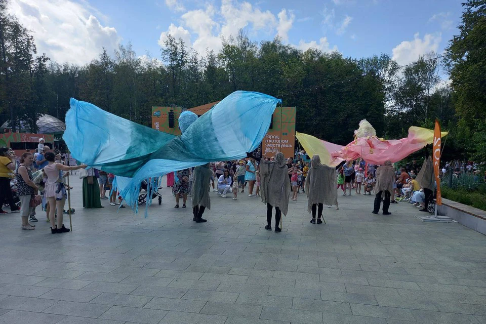Фестиваль уличных театров прошел в нижегородском парке «Швейцария».