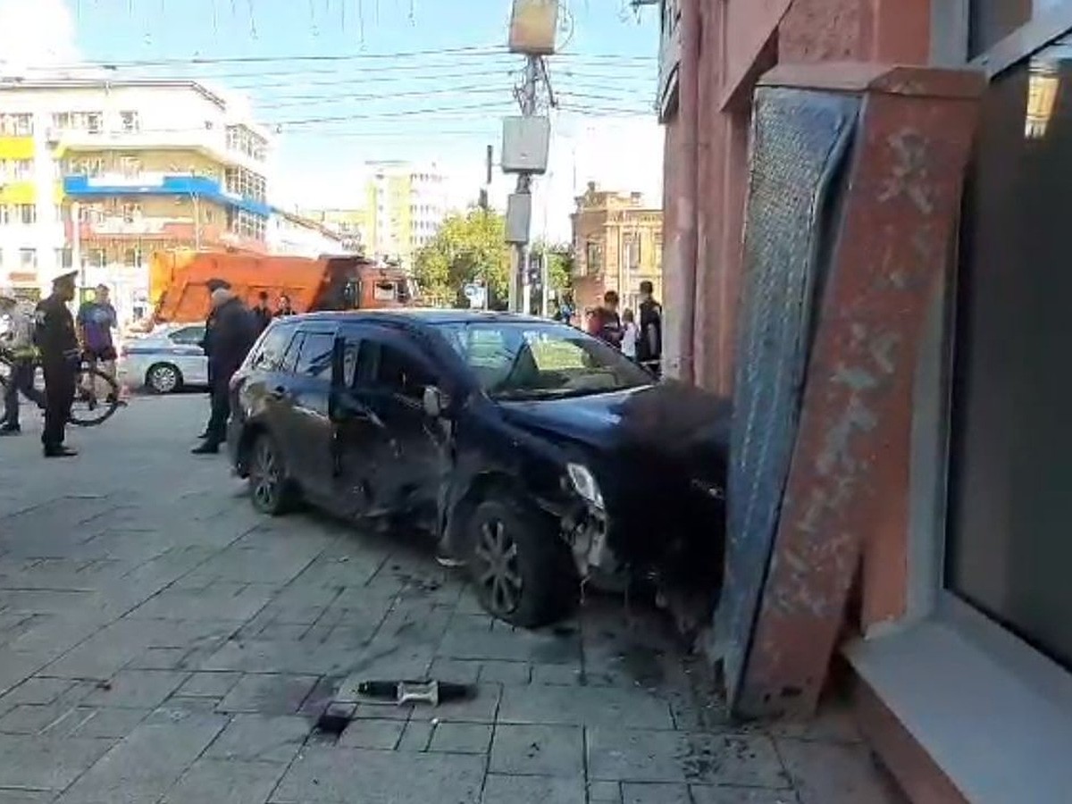 Появилось видео с места смертельного ДТП на Красном проспекте в  Новосибирске - KP.RU