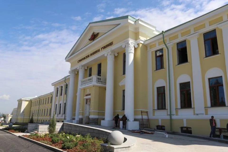 Власти проверили благоустройство вокруг Суворовского училища в Иркутске