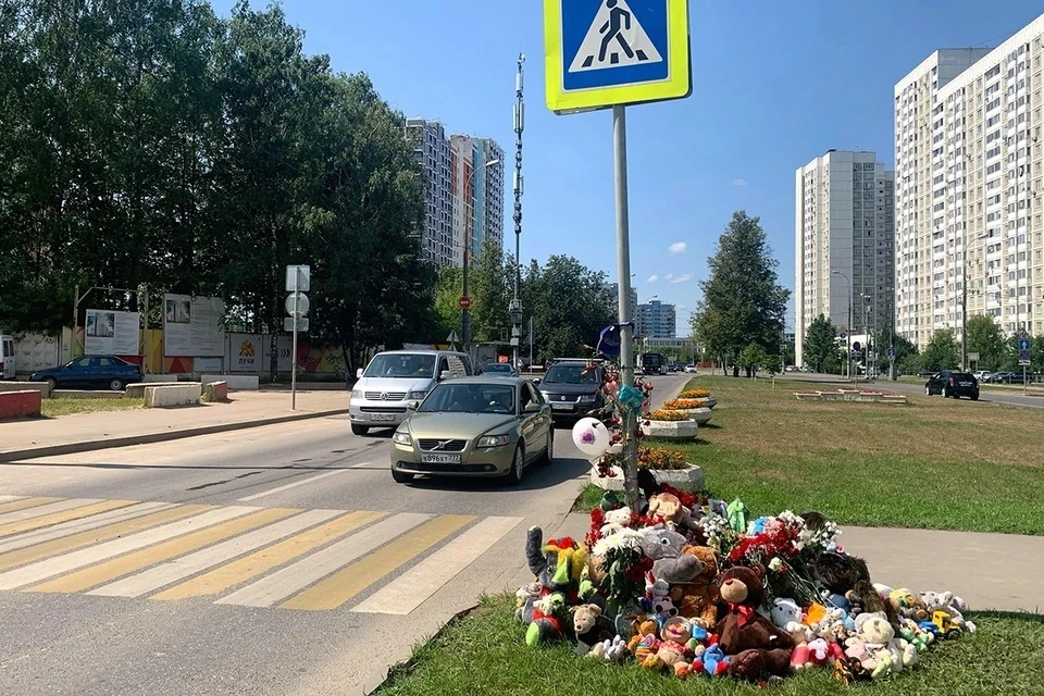 Место ДТП на улице Авиаторов в Москве. Кошмарный наезд студентка Валерия Башкирова совершила в июле 2021 года.