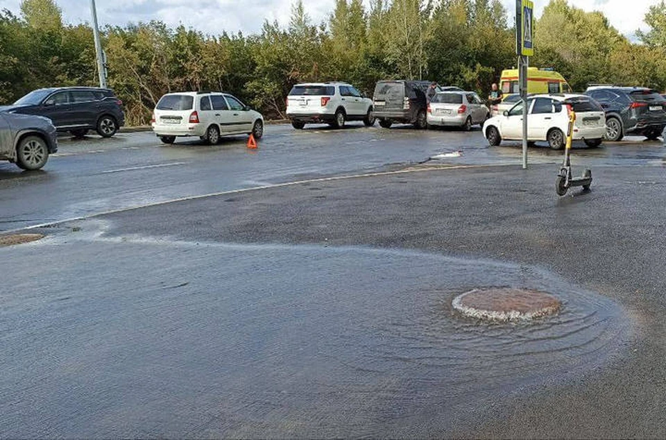 Из-за аварии на дороге в Кузнецовском затоне образовалась гигантская пробка. Фото: соцсети