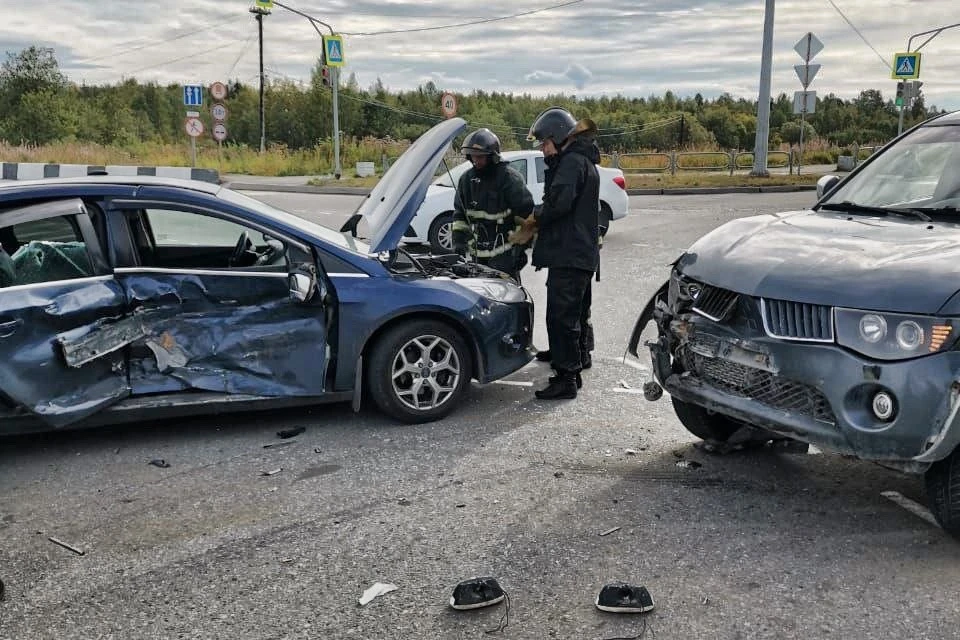 Утром 31 августа на улице Жемчужной в Апатитах произошло ДТП с пострадавшими. Фото: vk.com/murman01