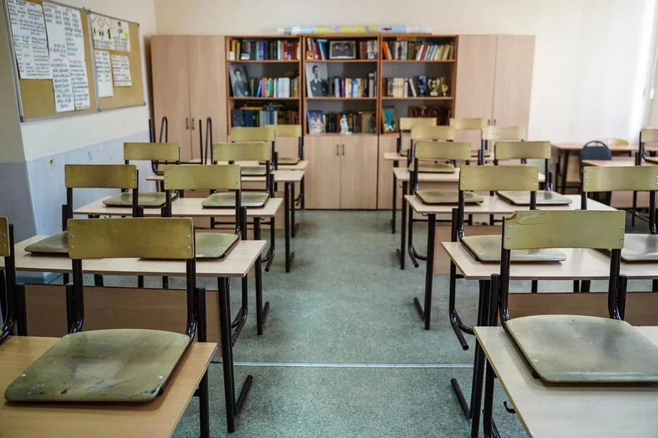 По статистике школы теряют порядка 20 процентов учителей каждое лето