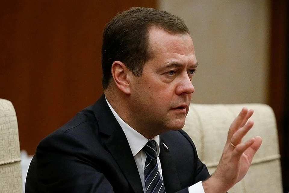 Медведев призвал относиться к западным начальникам, как к руководителям стран нацистской коалиции