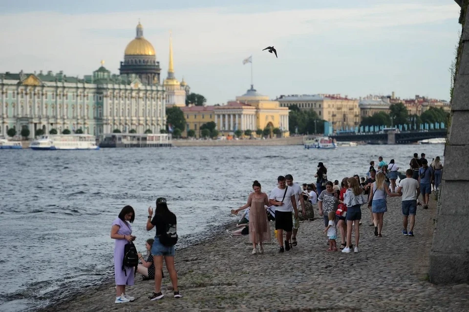 Почти каждый второй житель Петербурга получает социальную поддержку на постоянной основе.
