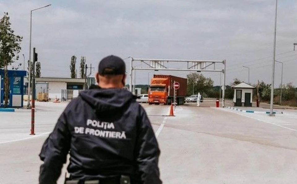 Сотрудник Пограничной полиции подозревается в извлечении выгоды из влияния.