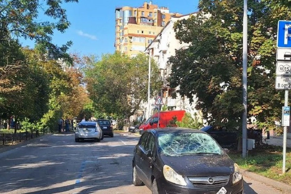 Повреждения получили три здания на улице Пушкинской в Ростове-на-Дону