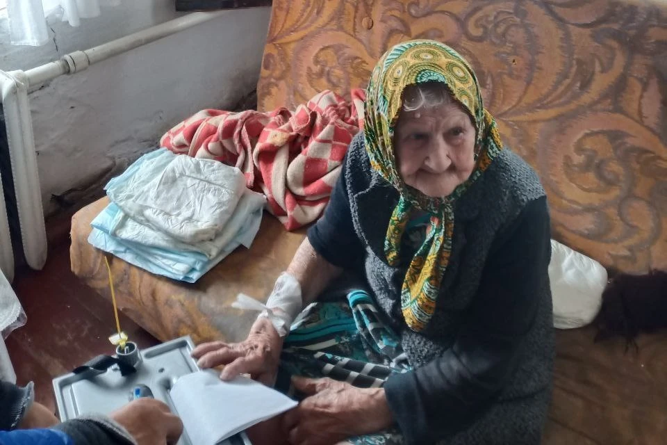 В деревне Фролово Шиловского района проголосовала 107-летняя избирательница.