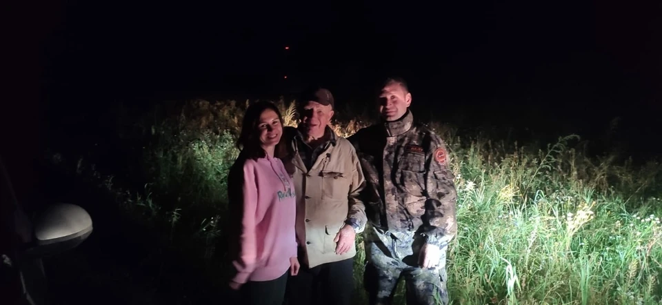 84-летнего мужчину отыскали в лесу уже поздно вечером. Фото: Спасатели Костромы/ВК