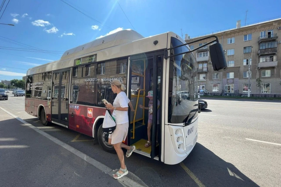По поручению Алексея Текслера на улицы Магнитогорска выйдет еще 13 новых автобусов. Фото: администрация Магнитогорска.