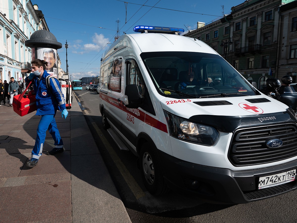 Четырехлетний мальчик упал в автобусе и попал в больницу в Петербурге -  KP.RU