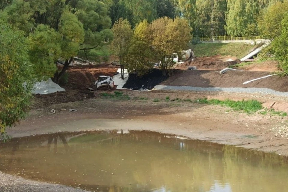 У нижнего пруда тоже идут работы. Фото: киров.рф