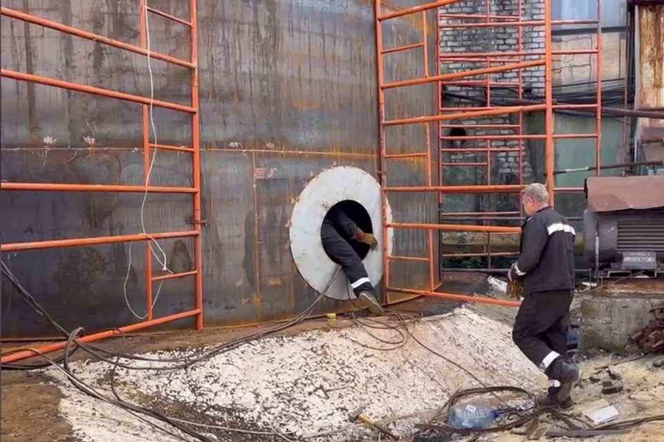 Коммунальщики заканчивают готовить объекты теплоснабжения Луганска к зиме. Фото - скрин из видео "Луганскгаза"