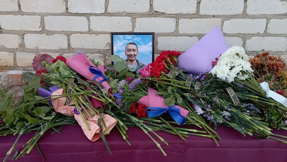 В Саратовской области увековечили имя погибшего в СВО Руслана Кузбакова (фото: министерство по делам территориальных образований области)