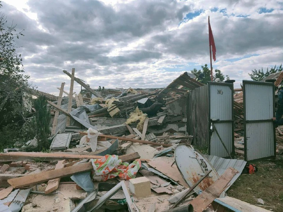 Белгородец находится под завалами обрушившегося дома в Шебекино.