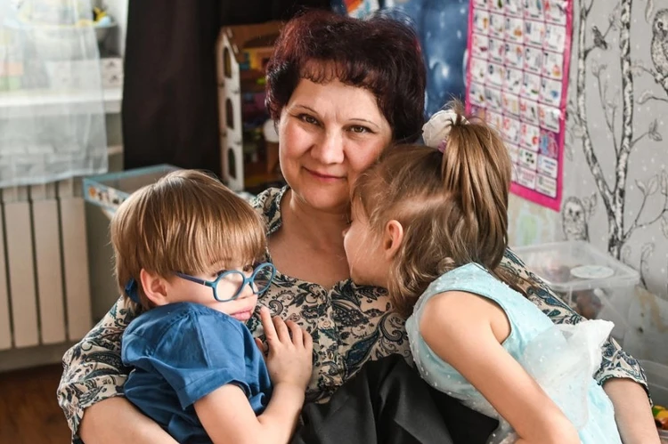 «Страдает 700 семей!»: родители детей-инвалидов устроили бунт после сокращения часов помощи от Минсоцполитики Свердловской области