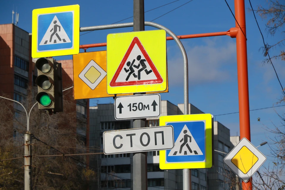 Участников дорожного движения просят быть внимательными при проезде перекрестка