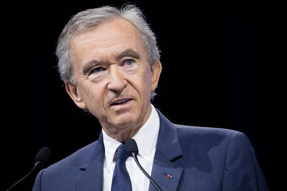 Le Monde: Прокуратура Парижа расследует сделку главы LVMH и бизнесмена из России