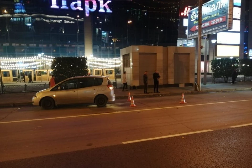 Школьники угодили под колеса автомобиля Toyota Corolla Spacio. Фото: Госавтоинспекция по Новосибирску