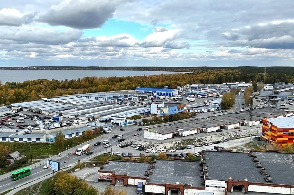 К лету 2024 года одну из торговых галерей ТК планируется перестроить в крытый торговый терминал. Фото: предоставлено «КОР»