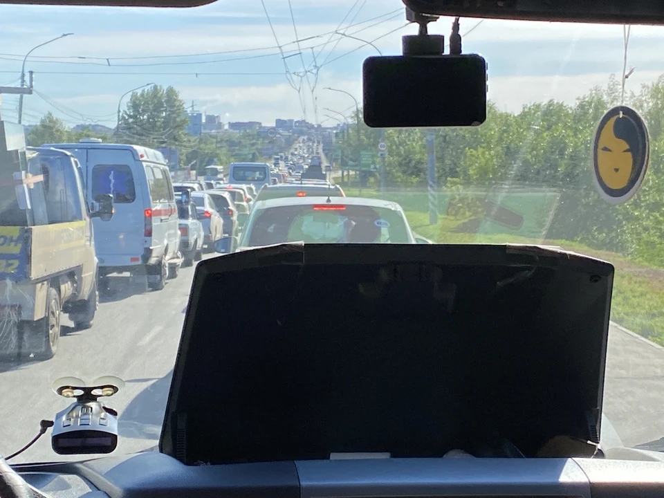 В конце рабочей недели Тюмень сковало пробками в 9 баллов.
