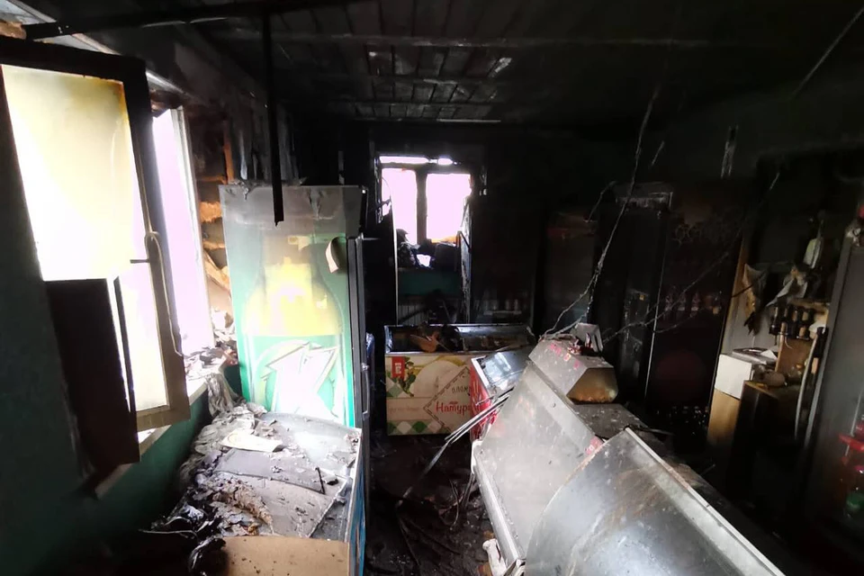 Пожар в магазине унес жизнь 12-летней девочки в Новокузнецке.