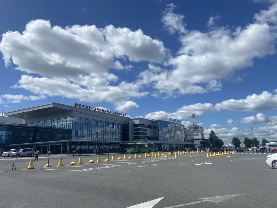 Прокуратура устроила проверку из-за посадки самолета в Тюмени с одним двигателем.