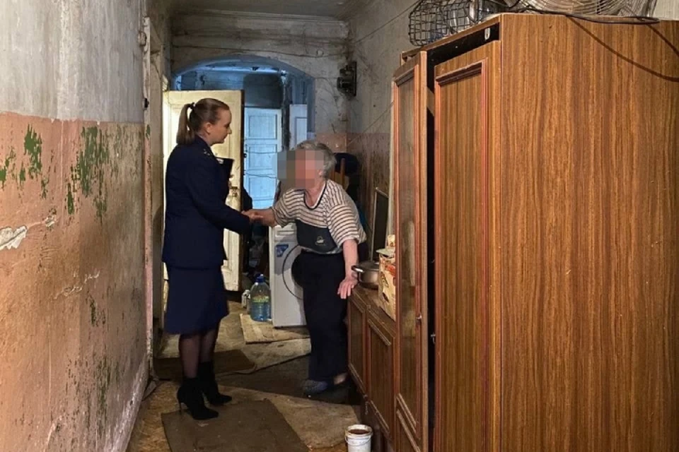Дом на Молодой Гвардии, где жили пенсионерки, признали аварийным свыше 10 лет назад. Фото: прокуратура Кировской области