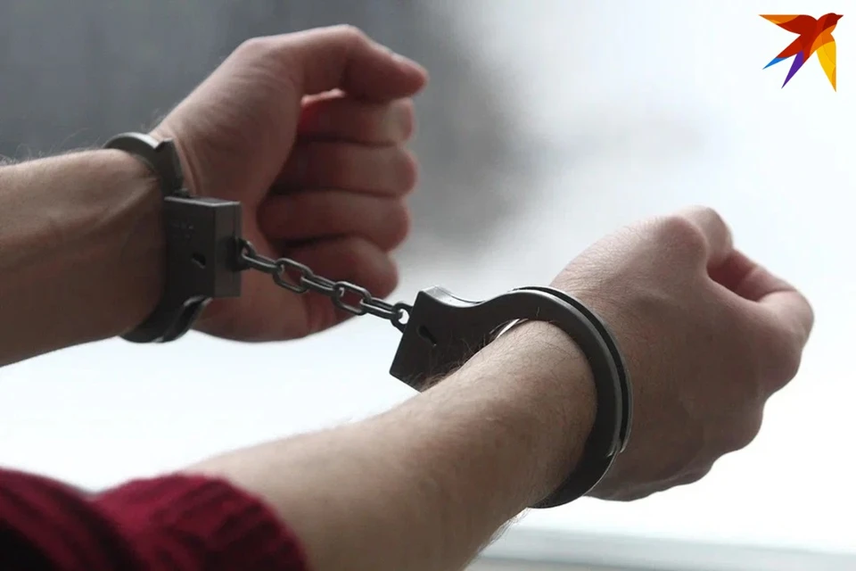 В Гродно пьяный мужчина разбил инфокиоск, пытаясь пополнить счет. Снимок носит иллюстративный характер.