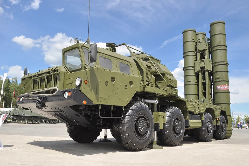 Украинские СМИ заявили, что Российская армия собирается использовать комплекс С-400 для стрельбы по наземным целям.