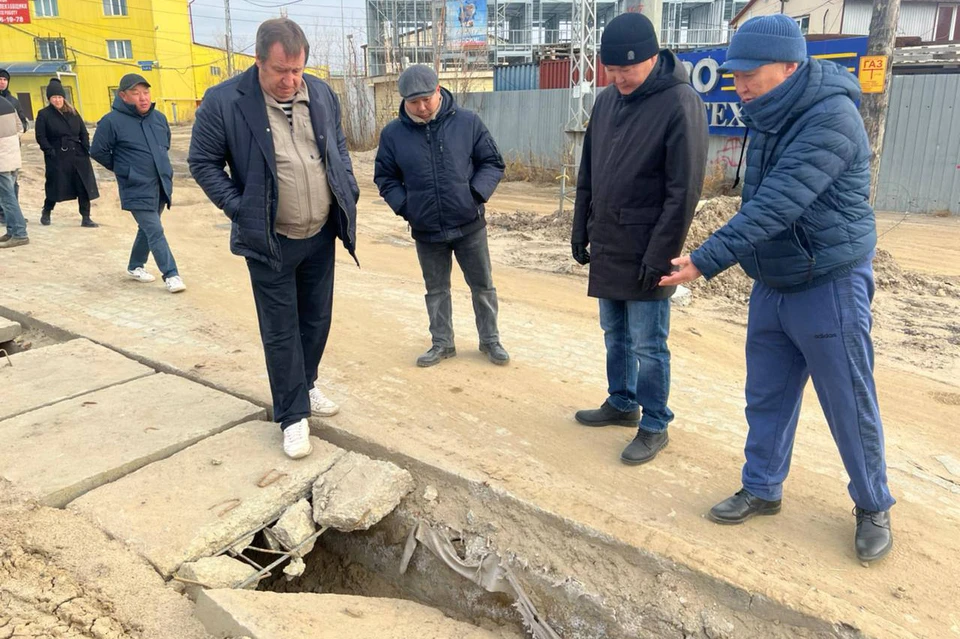 На Чернышевского прошло выездное совещание. Фото: мэрия Якутска