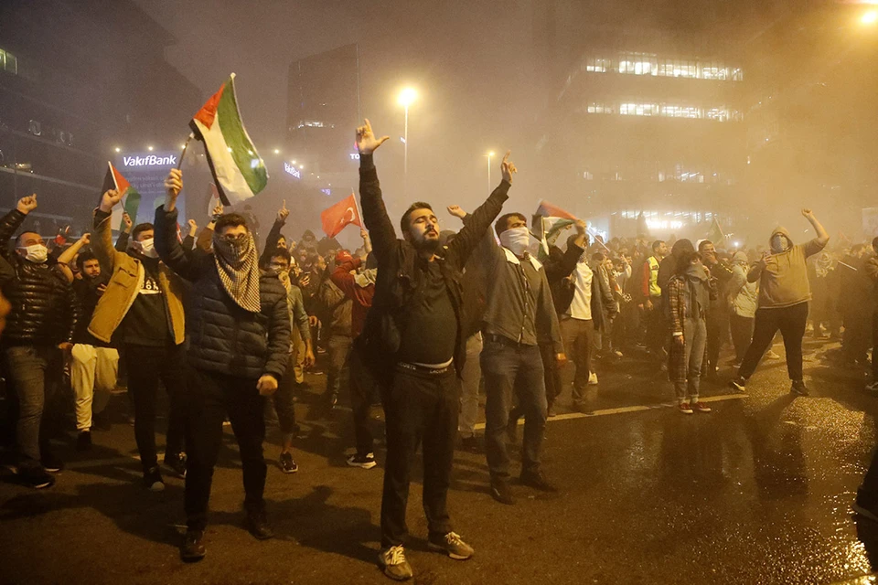 С самого начала роста военного конфликта между Израилем и Палестиной по Турции проходят антиизраильские демонстрации.
