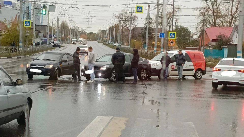 Из-за ДТП в Заволжском районе города Ульяновска временно приостановлено движение троллейбусов. Фото телеграм-канал "Трамвай. Троллейбус. Ульяновск"