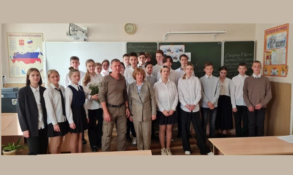 Внеурочные занятия «Разговоры о важном» проводятся каждый понедельник для всех школьников России. Фото: sev.gov.ru