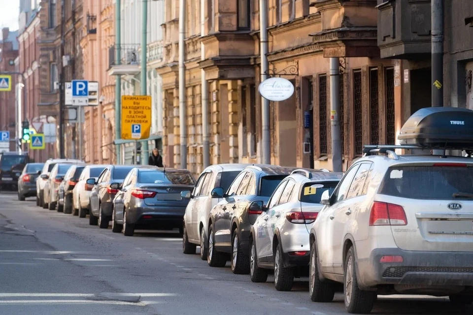 Водителей Петербурга предупредят завершить сессию парковки при смене геолокации.