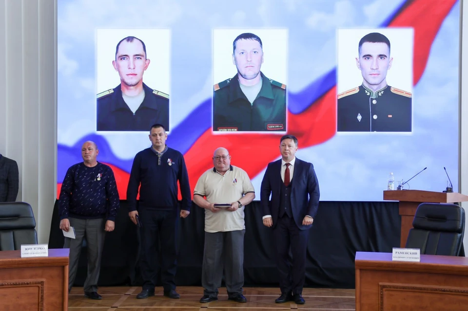 Медали «Отец солдата» вручили троим жителям ЕАО Фото: Роман Бойко