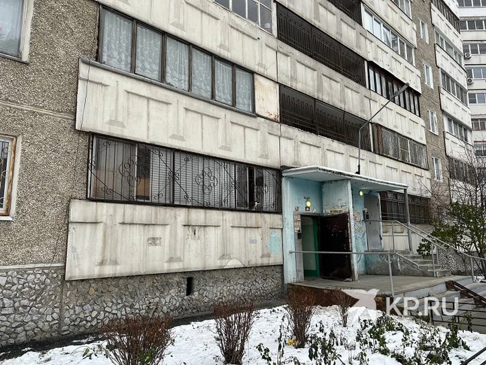 В многоэтажке на улице Новгородцевой пенсионеры проживали несколько десятилетий