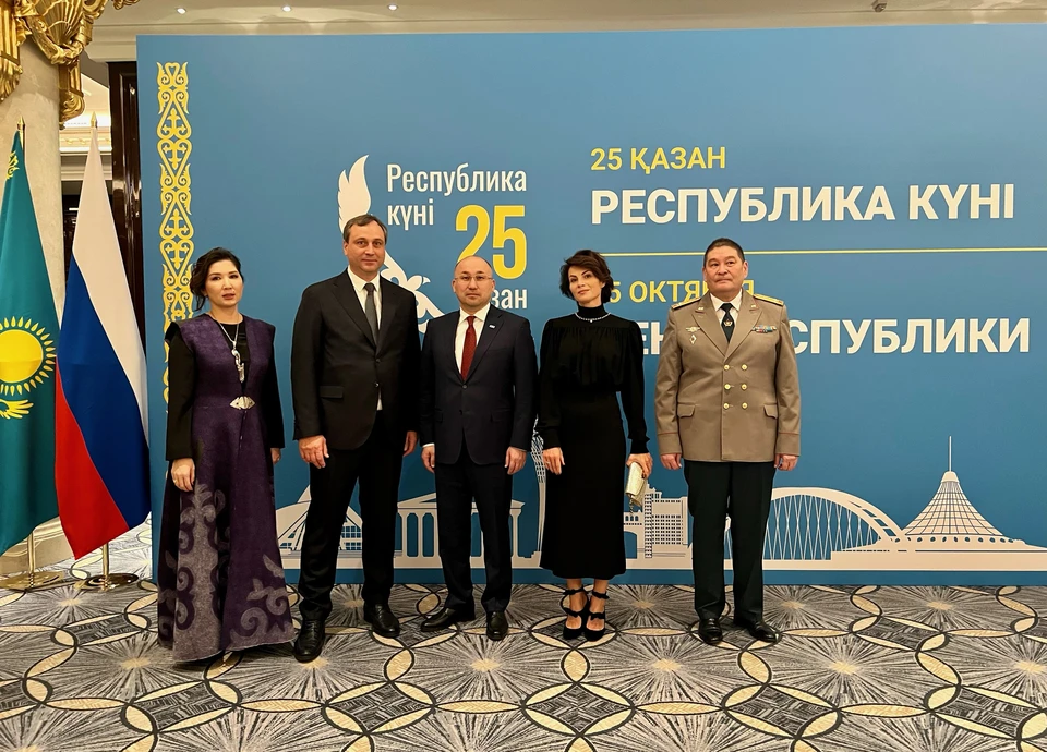 Вручение патента почетного консула состоялось в День Республики Казахстан. Фото: Консульство Казахстана.