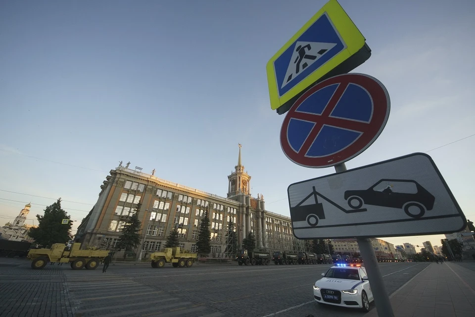 В Новосибирске на 6-ти улицах ограничат парковку.