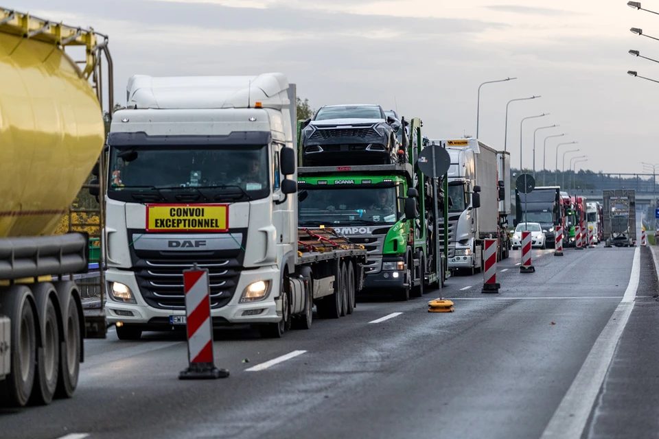 Польские перевозчики намереваются перекрыть границу для украинских коллег до конца года, если их требования не будут выполнены