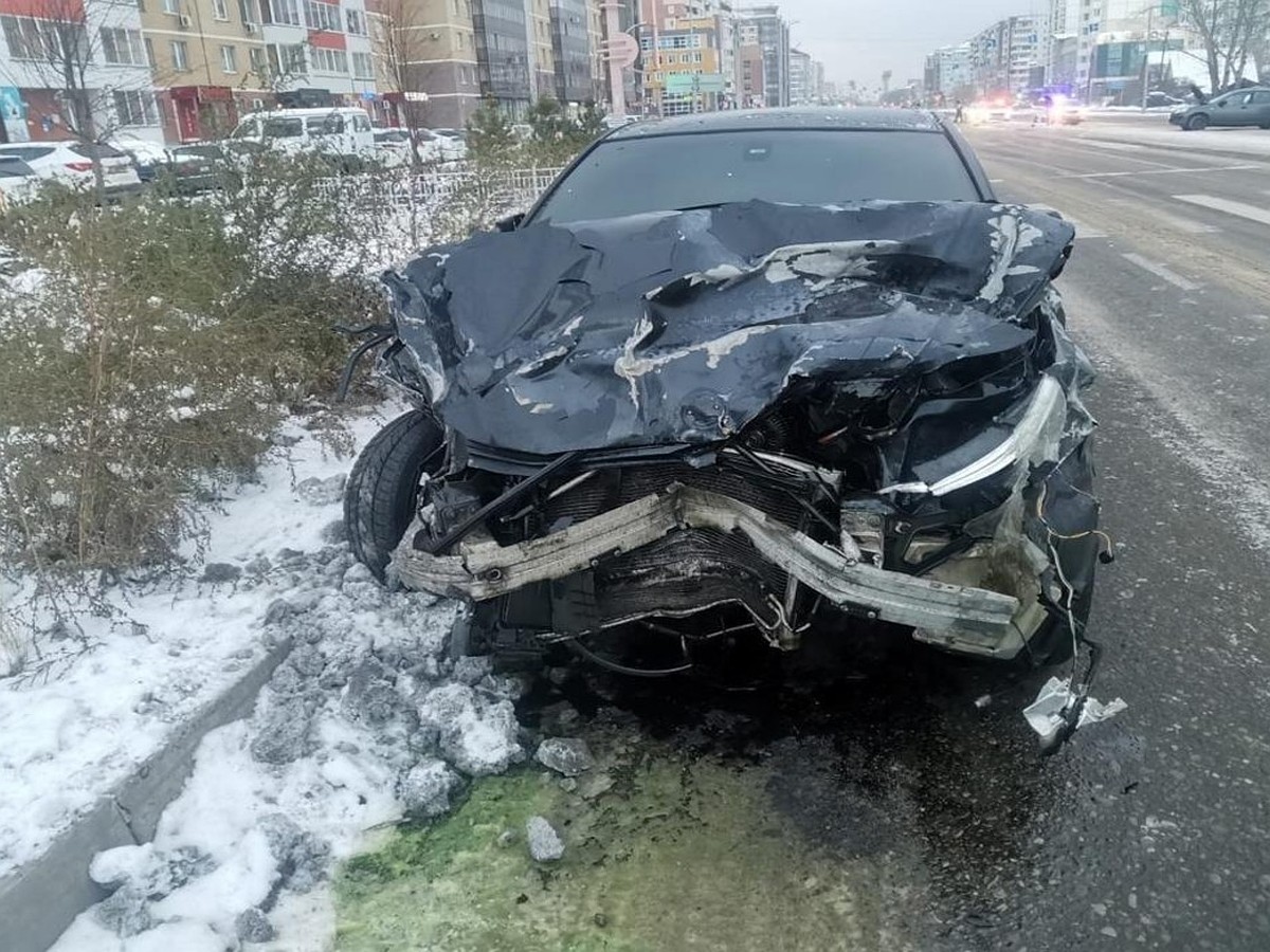 В Хакасии разыскивают водителя BMW, который протаранил 5 автомобилей и  скрылся - KP.RU