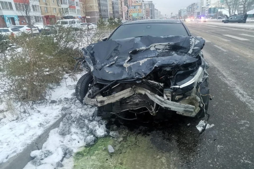 Водитель устроил аварию и сбежал с места происшествия, не оказав помощь пострадавшим. Фото: ГИБДД по Хакасии