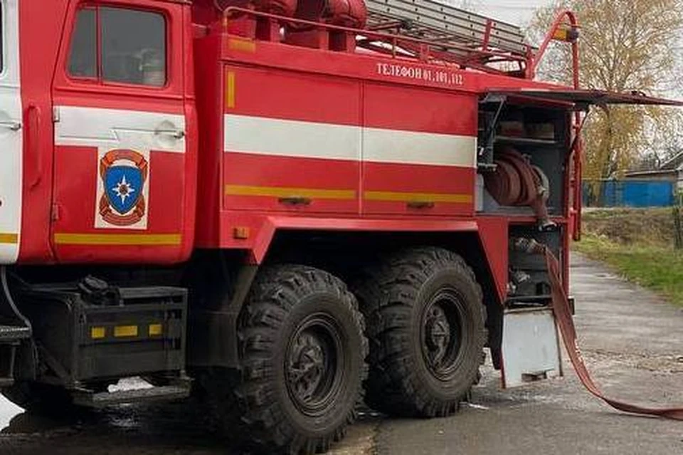 В Липецке пожарные эвакуировали из горящего дома пятерых и спасли одного жильца